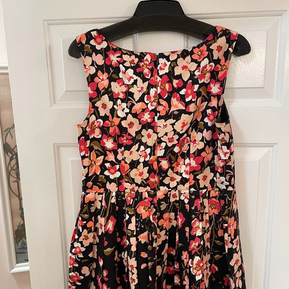 Talbots Size 10 Pleated Floral Women's Dress - Picture 9 of 9